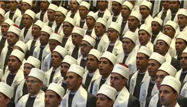 خريجو الدورة رقم 3 لأئمة وزارة الأوقاف يؤدون قسم الولاء 