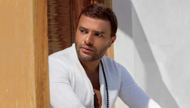 «عندي عيدين».. رامي صبري يحتفل بأبنائه وبنجاح ألبوم «القمر» 
