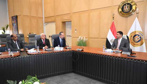 وزير الصناعة: دراسة متكاملة لتحقيق قفزة حقيقية في صادرات الأثاث المصري 