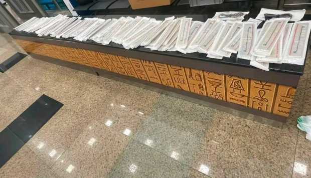 ضبط محاولة تهريب كمية من المستلزمات الطبية الخاصة بالعمليات الجراحية 