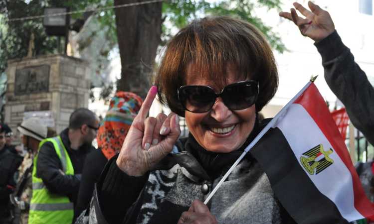 الفنانة سميرة أحمد