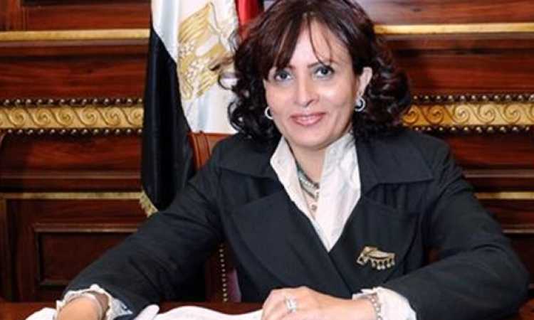 الدكتورة عزة العشماوى