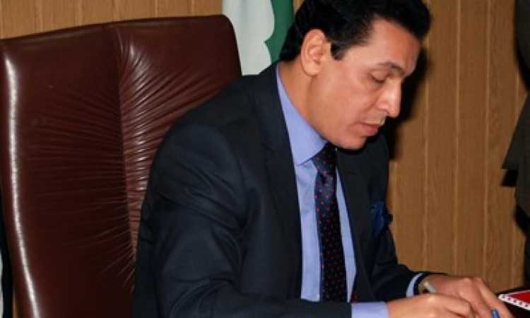 الدكتور رضا عبد السلام محافظ الشرقية