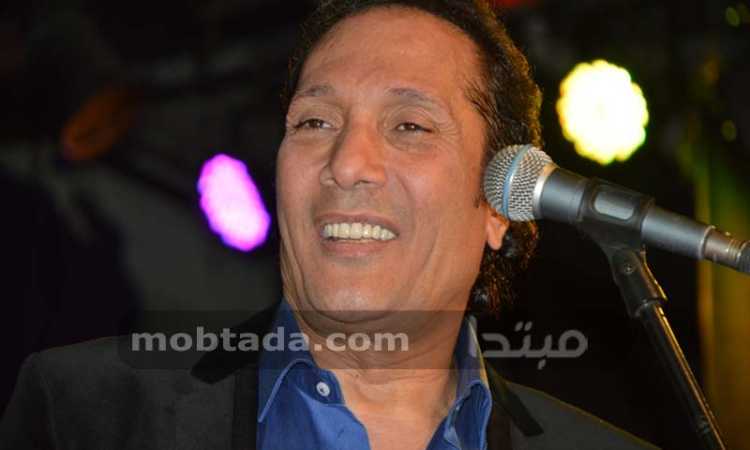 على الحجار 