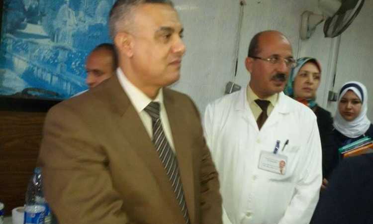 وكيل وزارة الصحة خلال جولة بمستشفى أبو قير