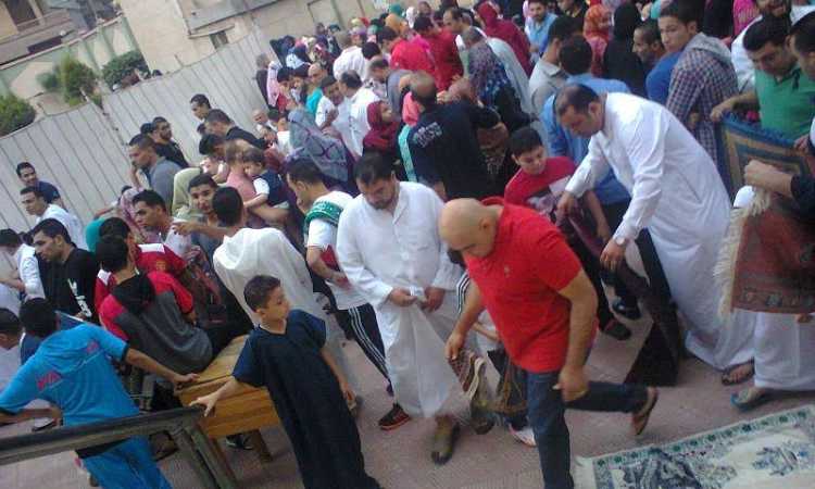 الانتهاء من صلاة العيد