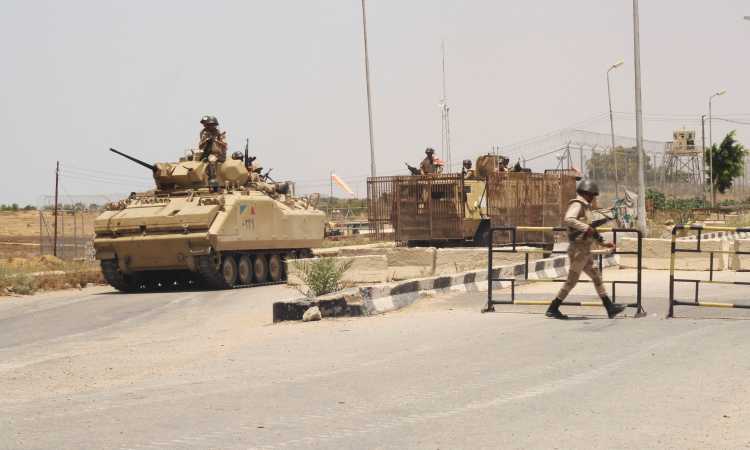 إغلاق الطريق الدولى لمدينة العريش