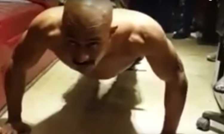محمد رمضان فى كواليس مسلسل الأسطورة