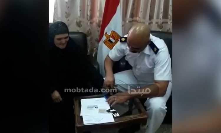 الجوازات والهجرة تيسر على كبار السن‎