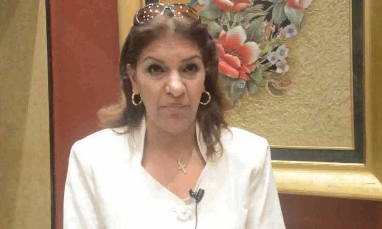 إيفيلين متى