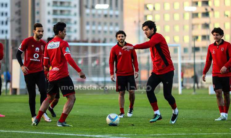 تدريبات الأهلي بالإمارات