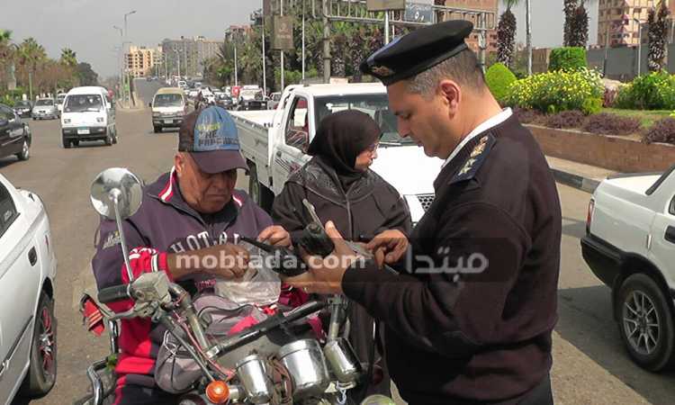 إستمرار الحملات المرورية بكافة المحاور بالعاصمة