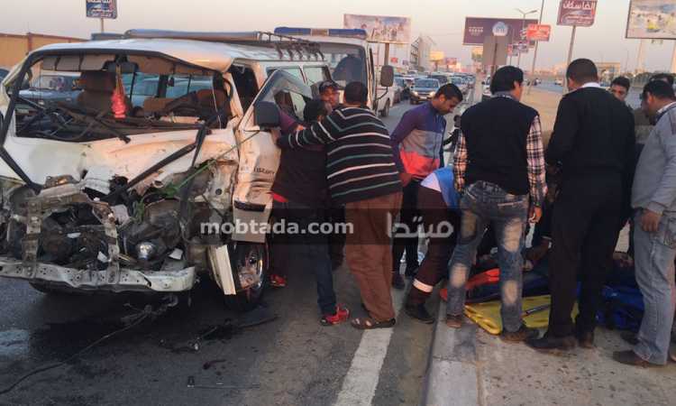 حادث تصادم سيارة نقل و ميكروباص