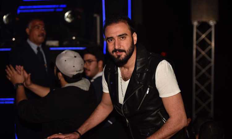  سامى يوسف يشعل حفل تامر حسنى بالألعاب النارية