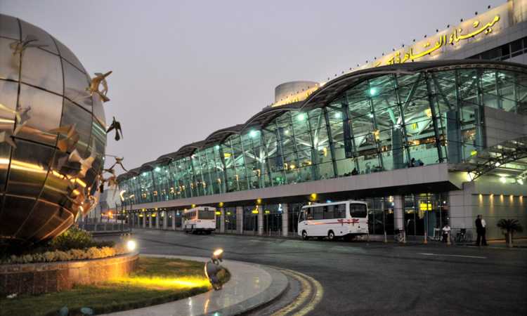 مطار القاهرة الدولى