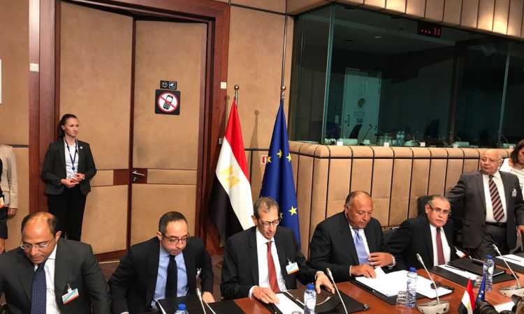 وزير الخارجية خلال انعقاد المجلس