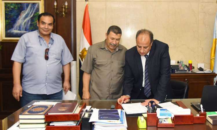 محافظ الإسكندرية خلال اعتماد النتيجة