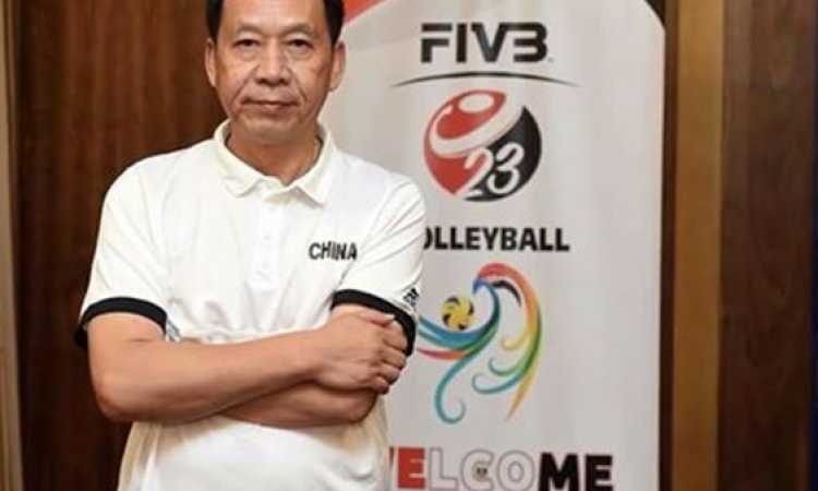 مدرب منتخب الصين للطائرة