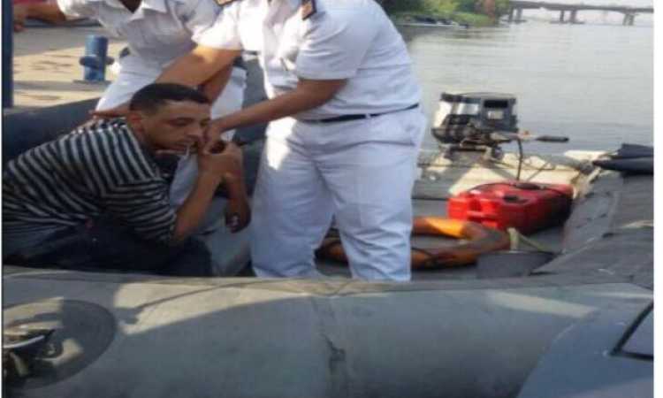 المسطحات تنقذا شابا