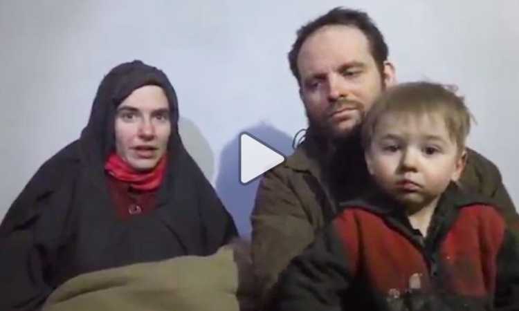 الرهيبنة الكندى وزوجته وأحد أطفاله 