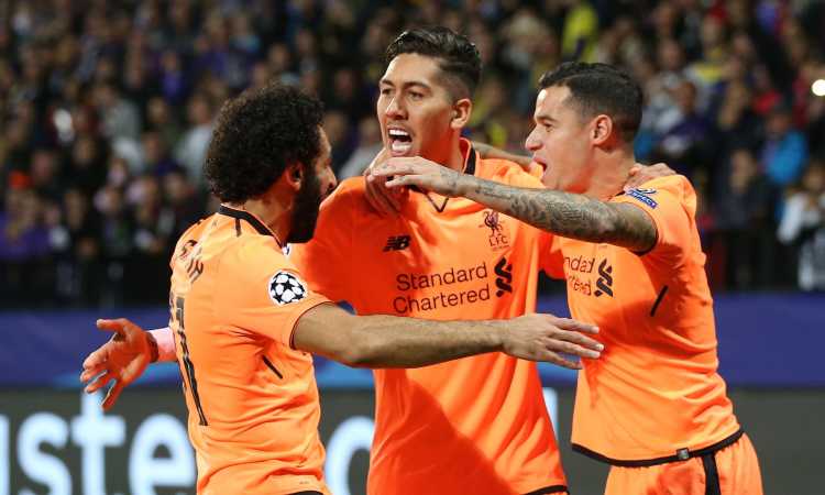 صلاح ولاعبى ليفربول 