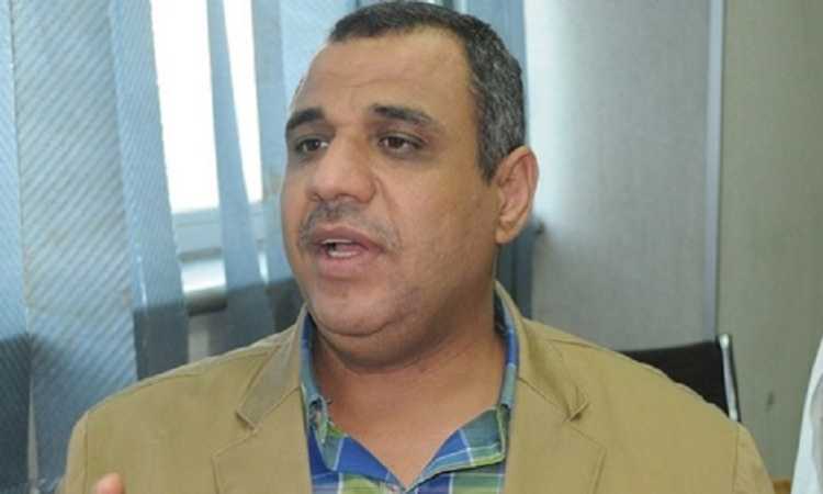الكاتب والباحث منير أديب