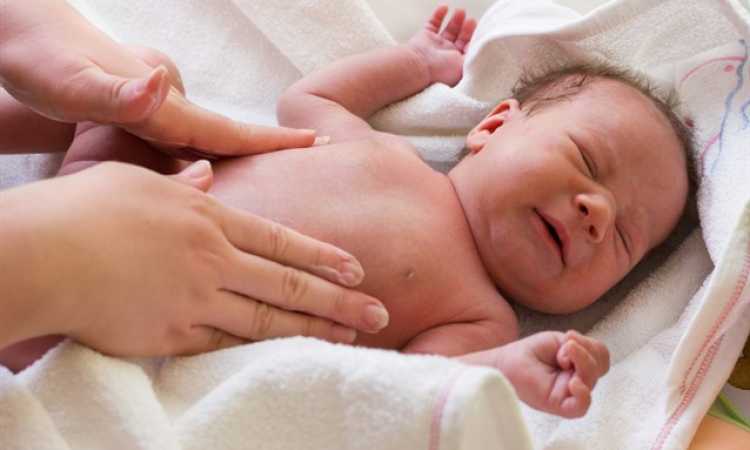 إمساك الرضع