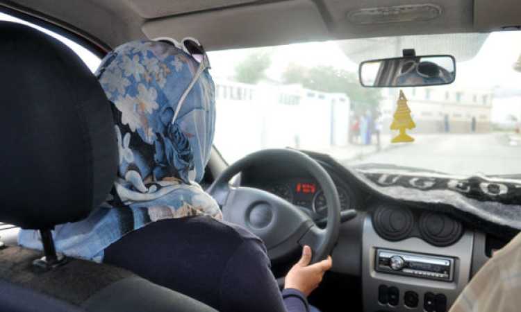 قيادة السيارة 