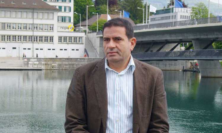 عزت القمحاوى
