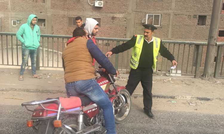رجال المرور خلال الحملة