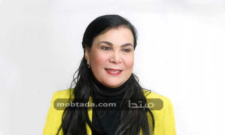 عزة كامل