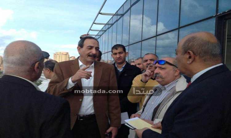 رئيس ميناء الإسكندرية خلال الزيارة