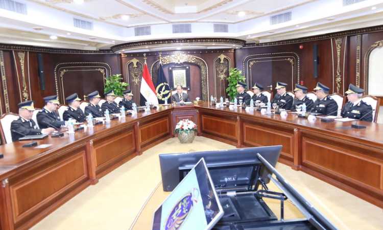 وزير الداخلية خلال اللقاء