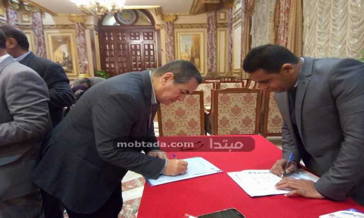 النواب يحررون التوكيلات