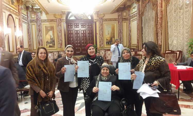 النائبات بعد التوقيع