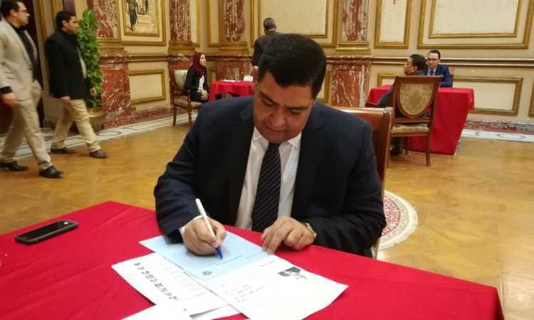 النائب أشرف رشاد عثمان