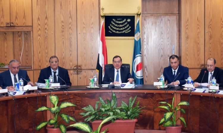 وزير البترول خلال رئاسة جمعية إيكم