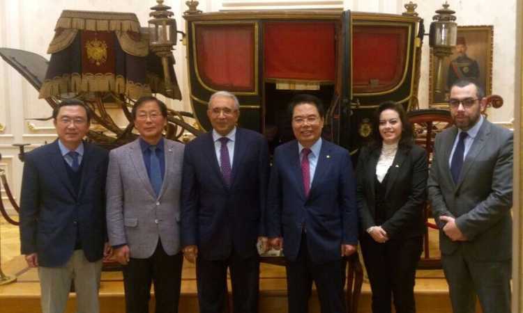 الوفد الكورى أثناء زيارته لمجلس النواب