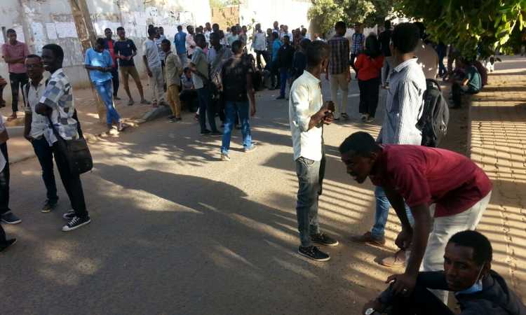 المظاهرات فى السودان