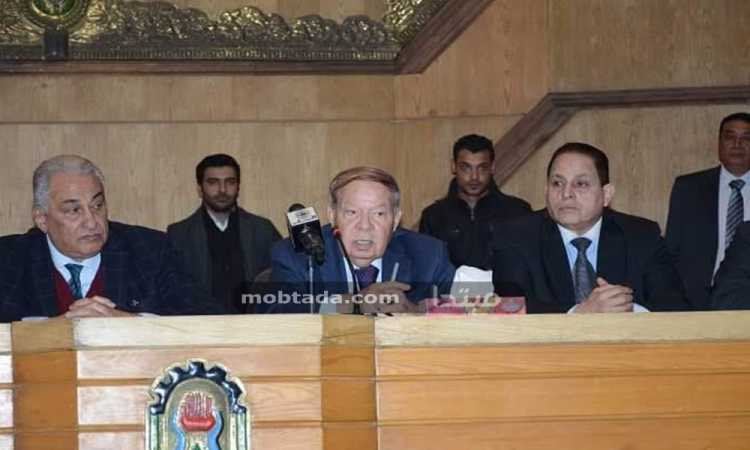 عاشور وفتحى سرور خلال جلسة المعهد