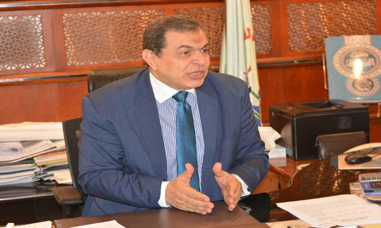 وزير القوى العاملة