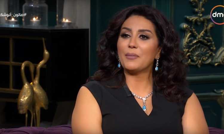 وفاء عامر