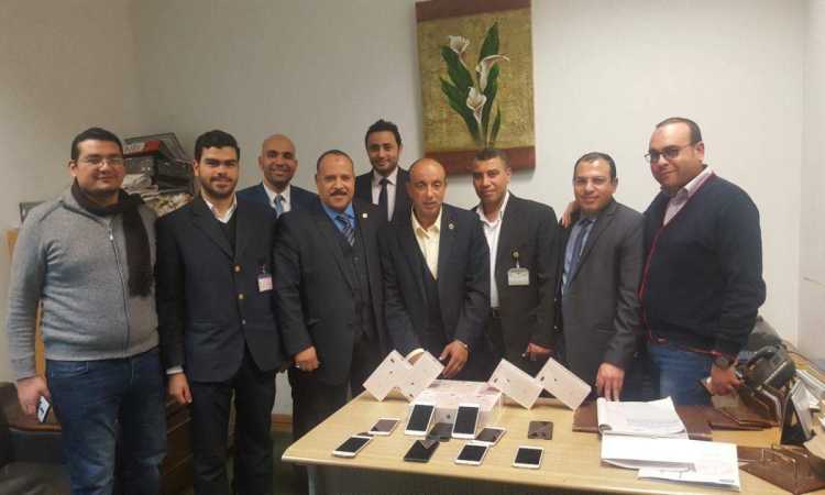 جمارك القاهرة تضبط هواتف مهربة مع راكب بالمطار 
