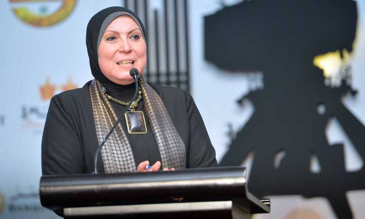 نيفين جامع