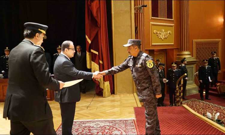 وزير الداخلية