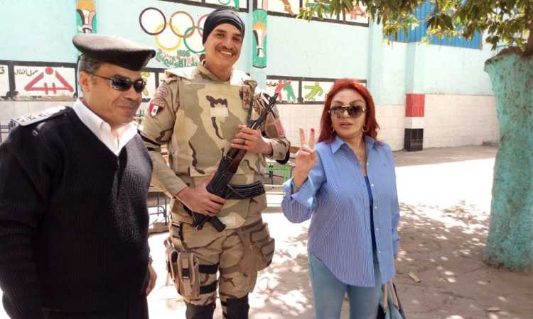 نبيلة عبيد