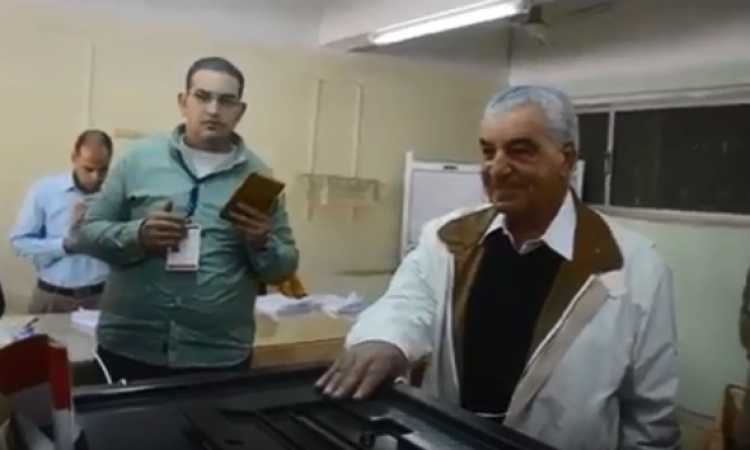 زاهى حواس يدلى بصوته