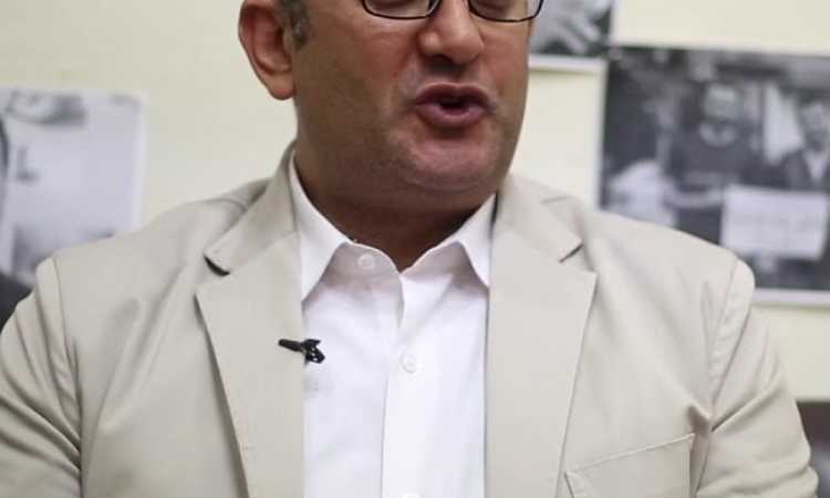 خالد على