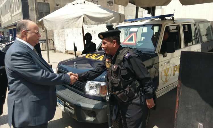 مدير الأمن خلال تفقد تأمين الكنائس