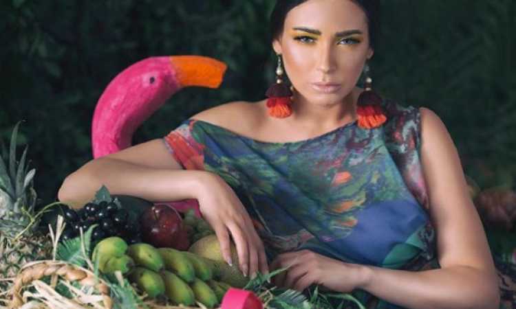 ساندى فى جلسة تصوير ربيعية
